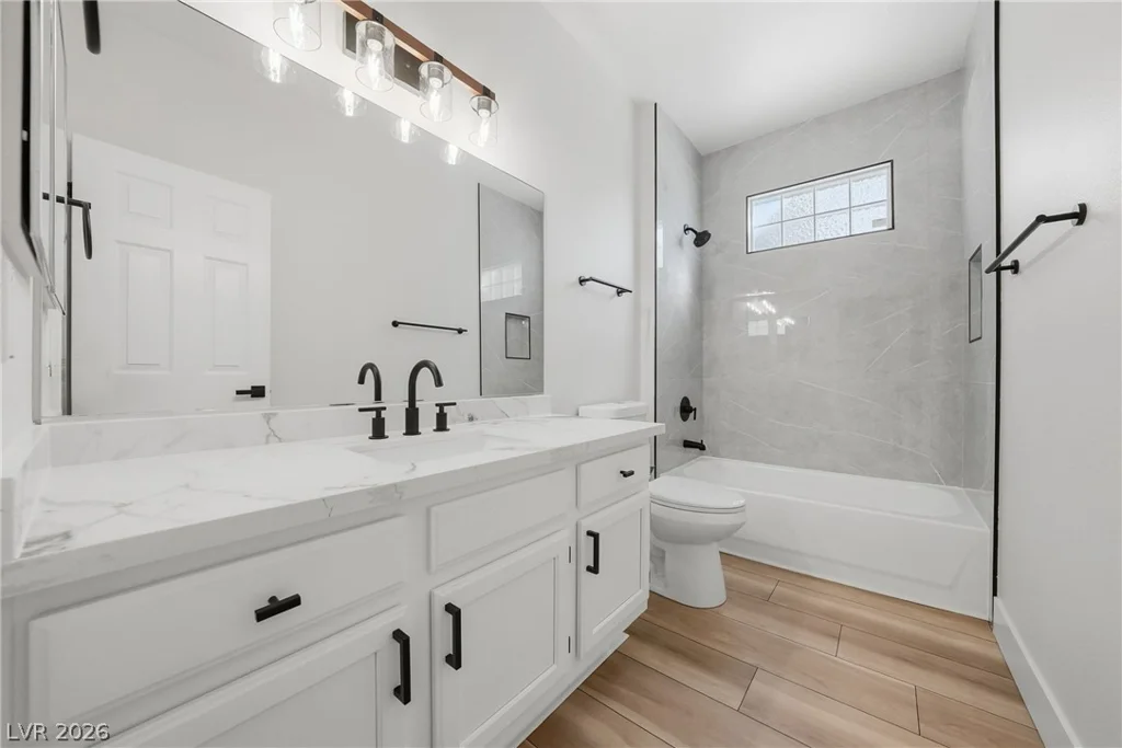 8725 Red Rio, Las Vegas, NV 89128