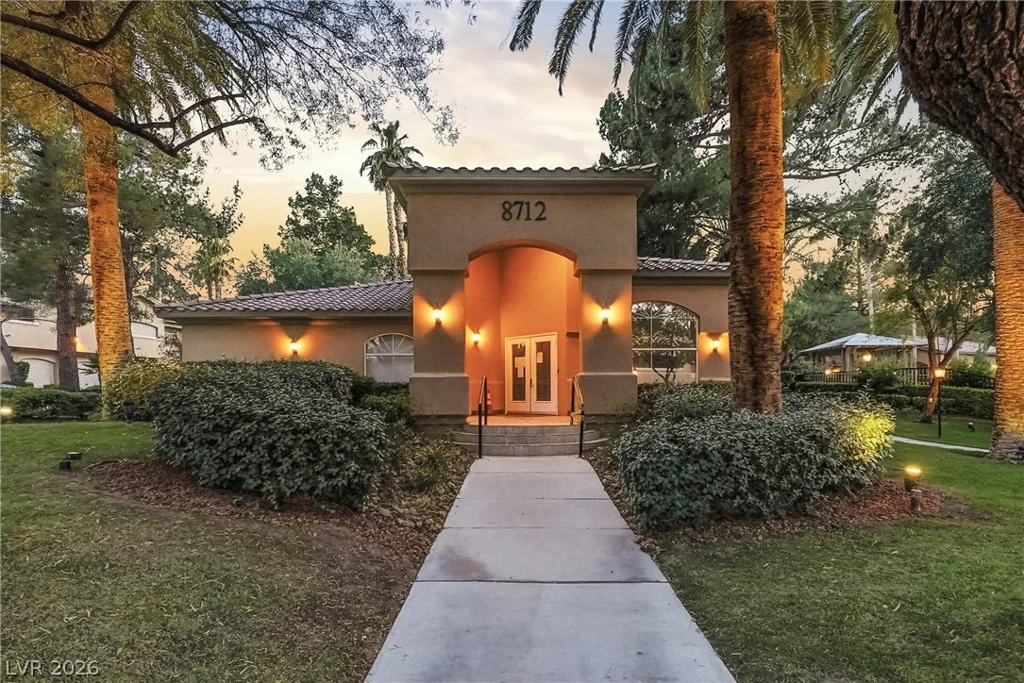 8725 Red Rio, Las Vegas, NV 89128