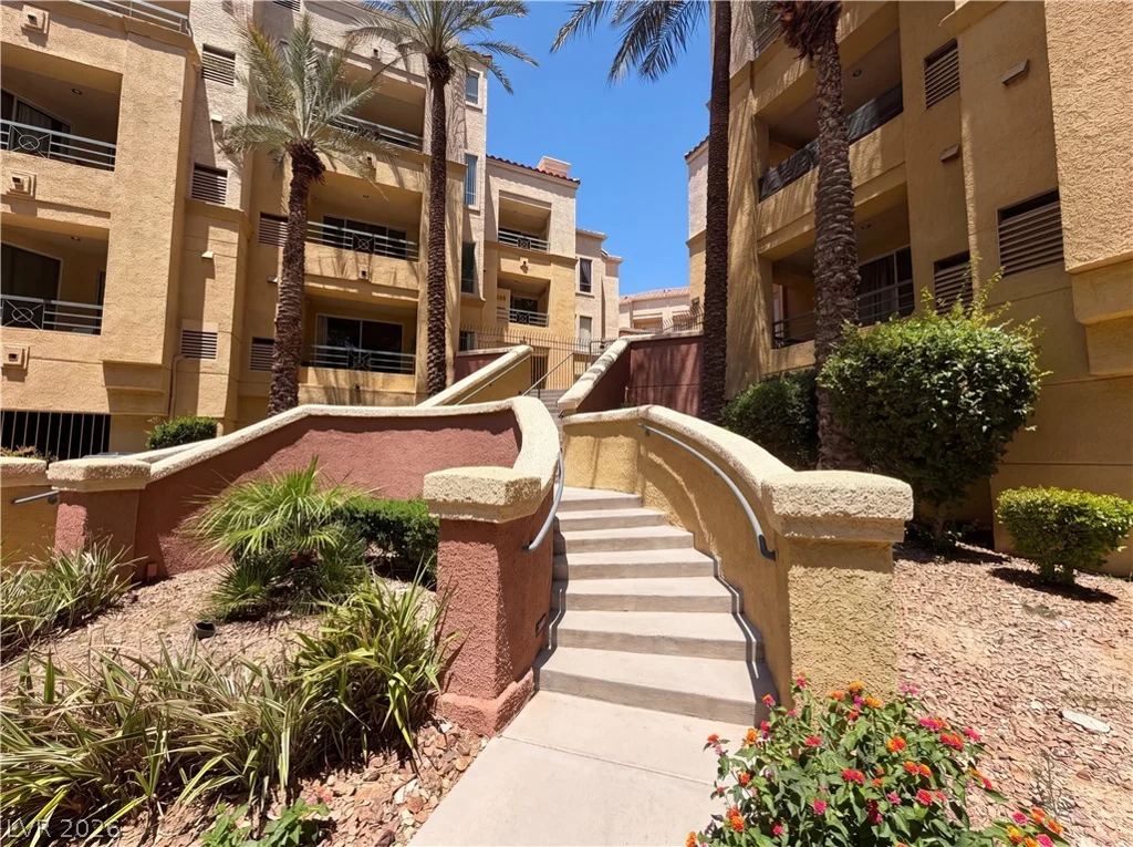 230 Flamingo, Las Vegas, NV 89169