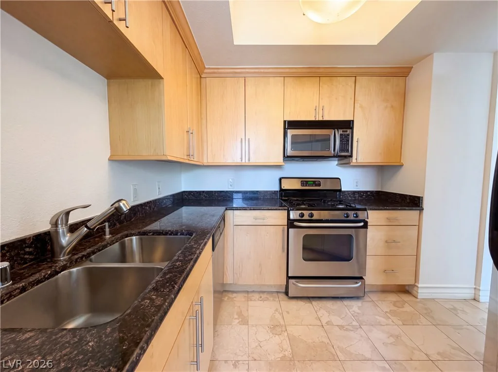 230 Flamingo, Las Vegas, NV 89169