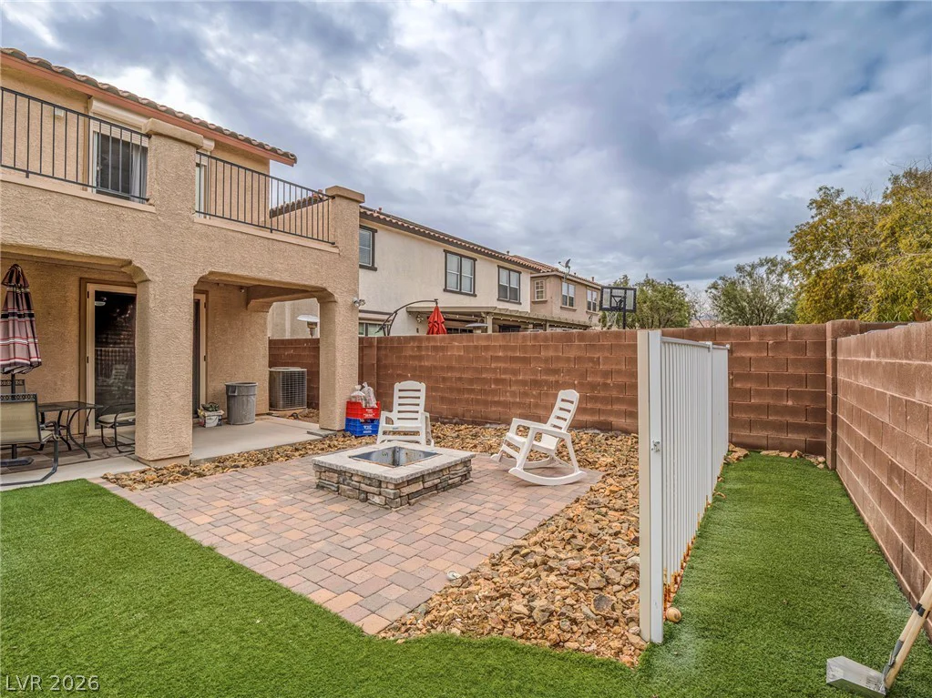 7084 Mountain Den, Las Vegas, NV 89179