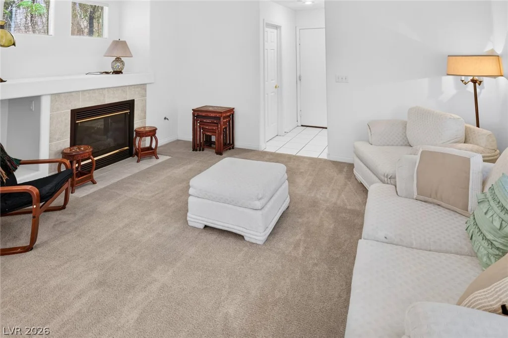 1813 Warrenville, Las Vegas, NV 89117