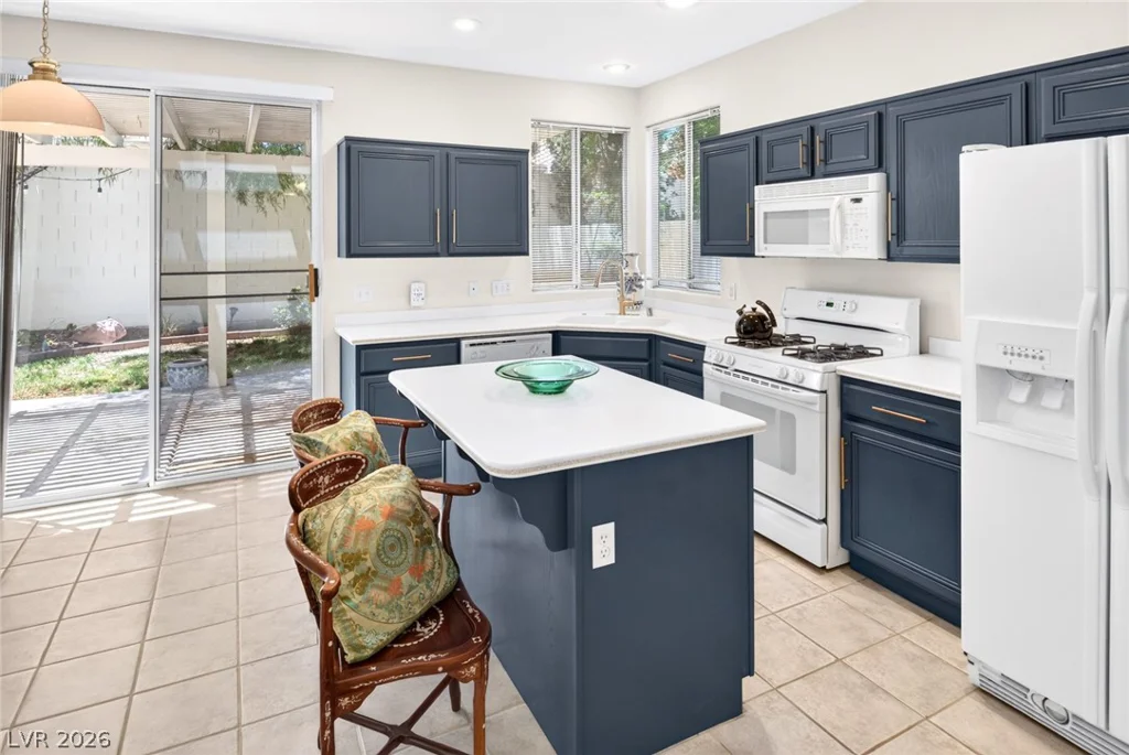 1813 Warrenville, Las Vegas, NV 89117