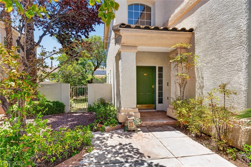 1813 Warrenville, Las Vegas, NV 89117