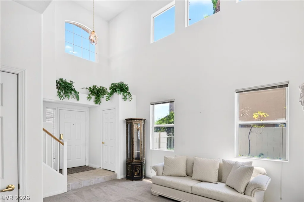 1813 Warrenville, Las Vegas, NV 89117