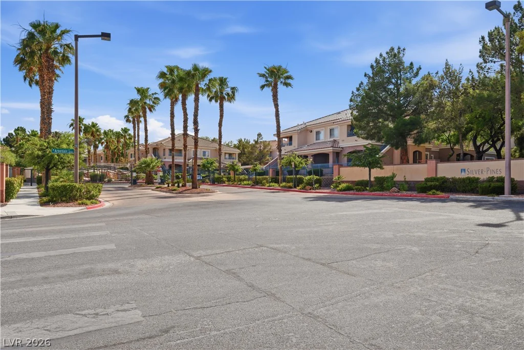 424 Pine Haven, Las Vegas, NV 89144