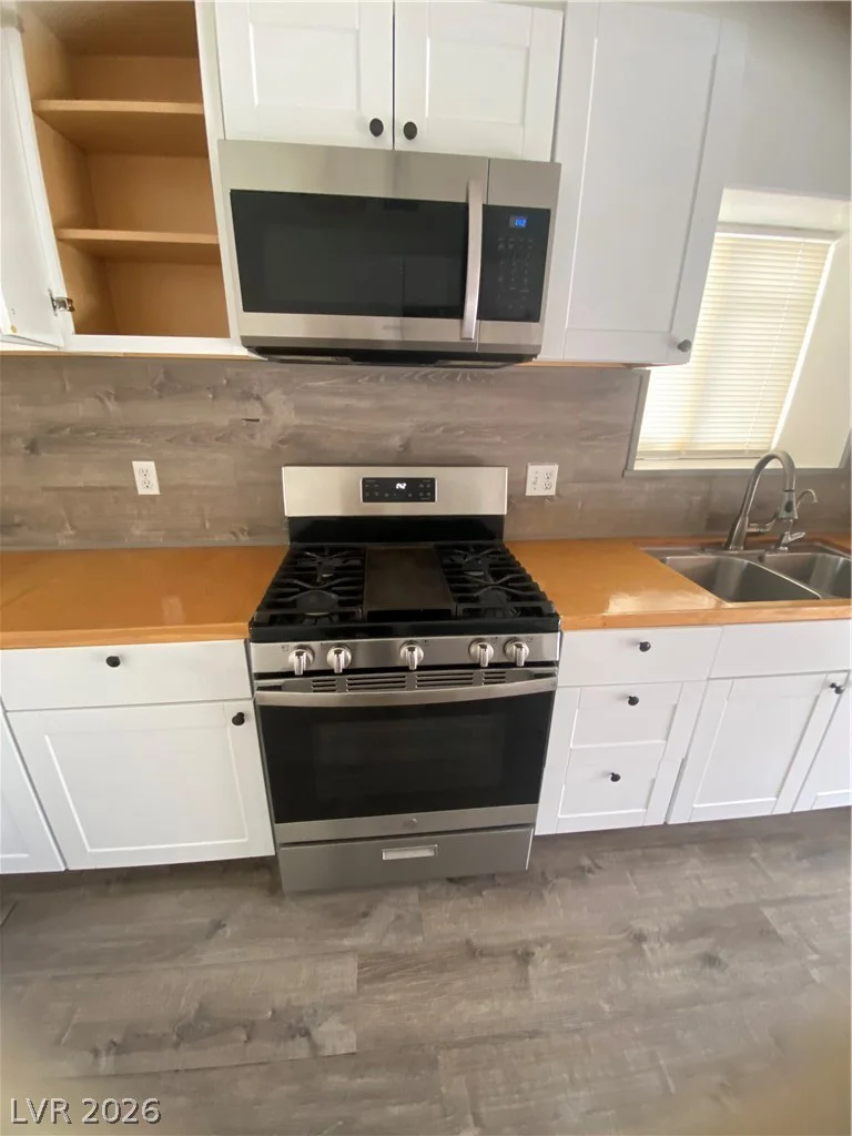 3841 Bach, North Las Vegas, NV 89032