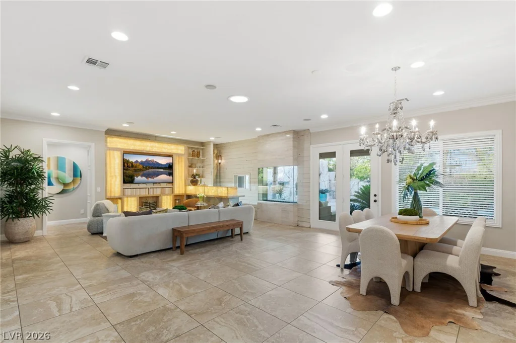 2960 American River, Las Vegas, NV 89135