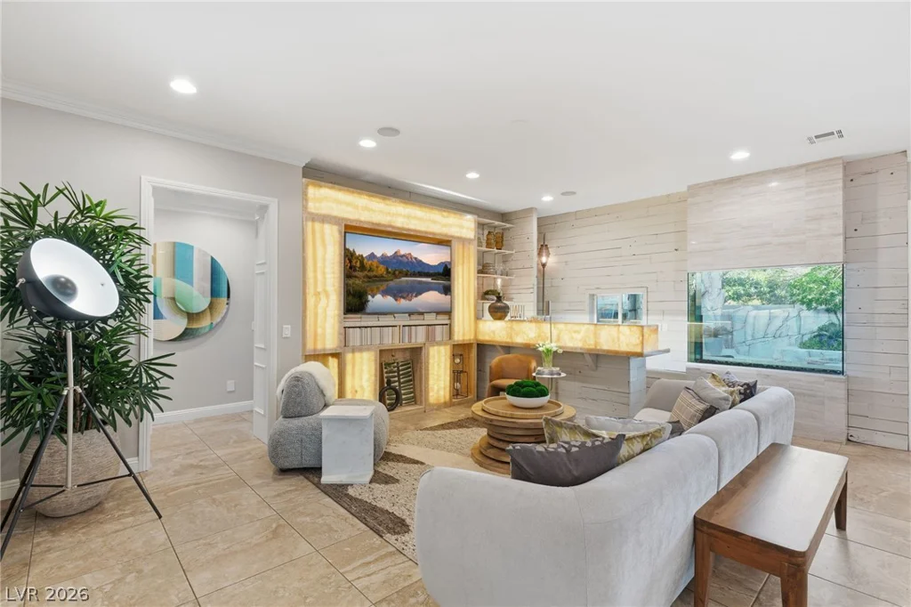 2960 American River, Las Vegas, NV 89135