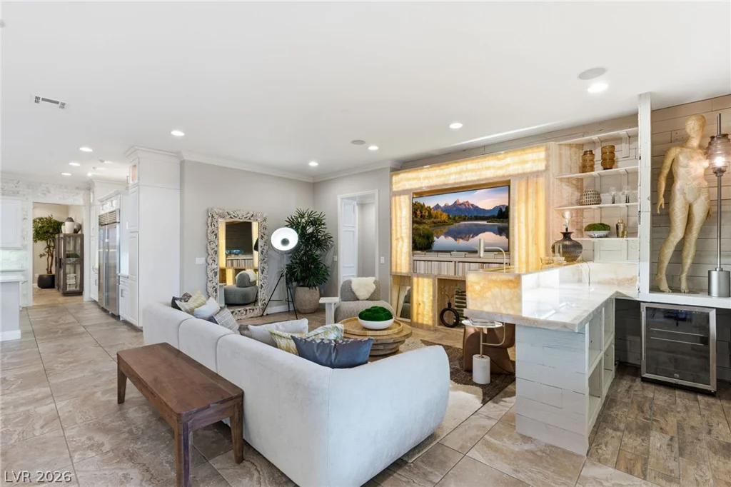 2960 American River, Las Vegas, NV 89135