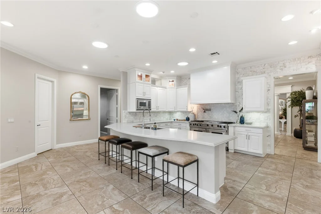 2960 American River, Las Vegas, NV 89135