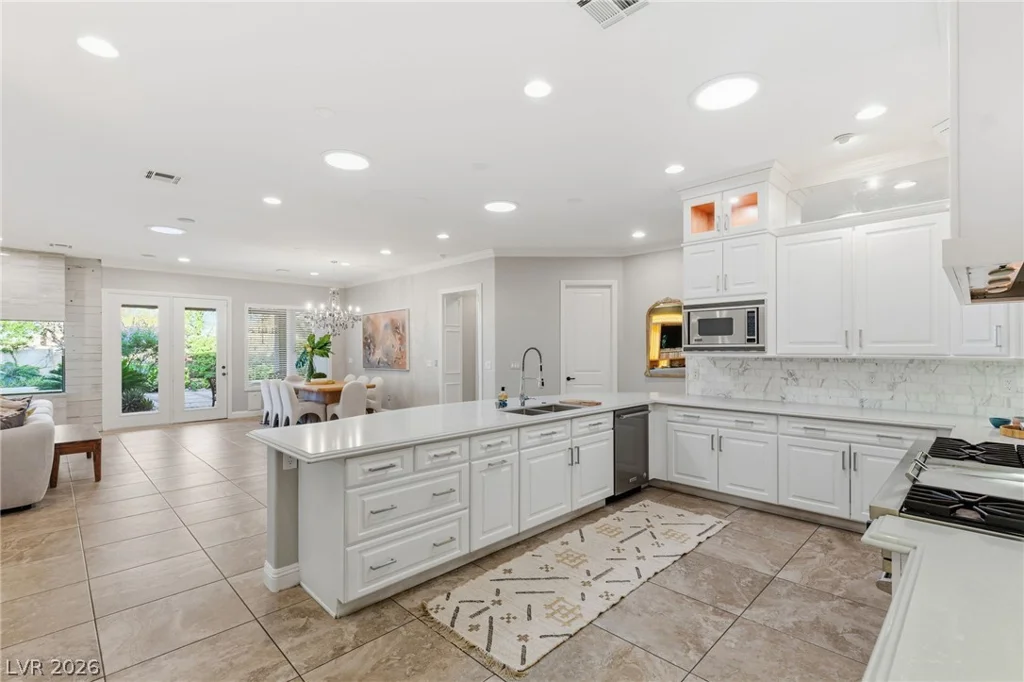 2960 American River, Las Vegas, NV 89135