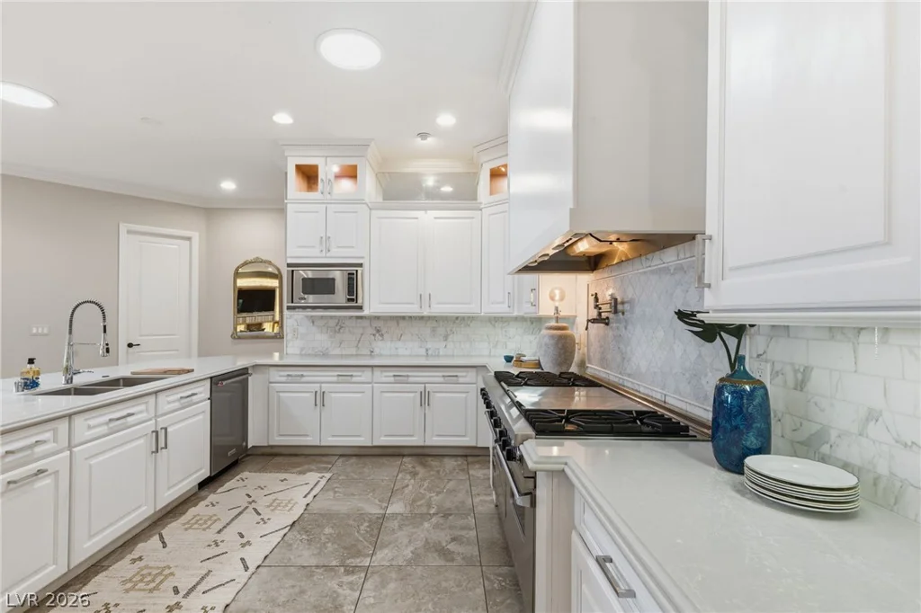 2960 American River, Las Vegas, NV 89135