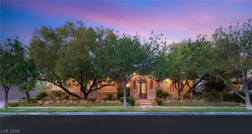 2960 American River, Las Vegas, NV 89135