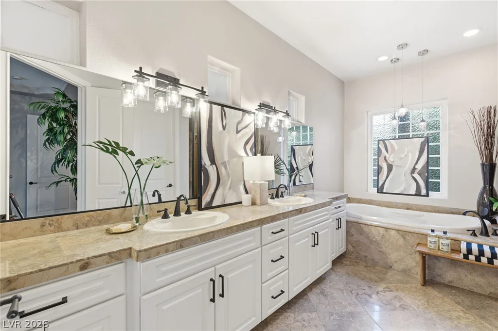 2960 American River, Las Vegas, NV 89135