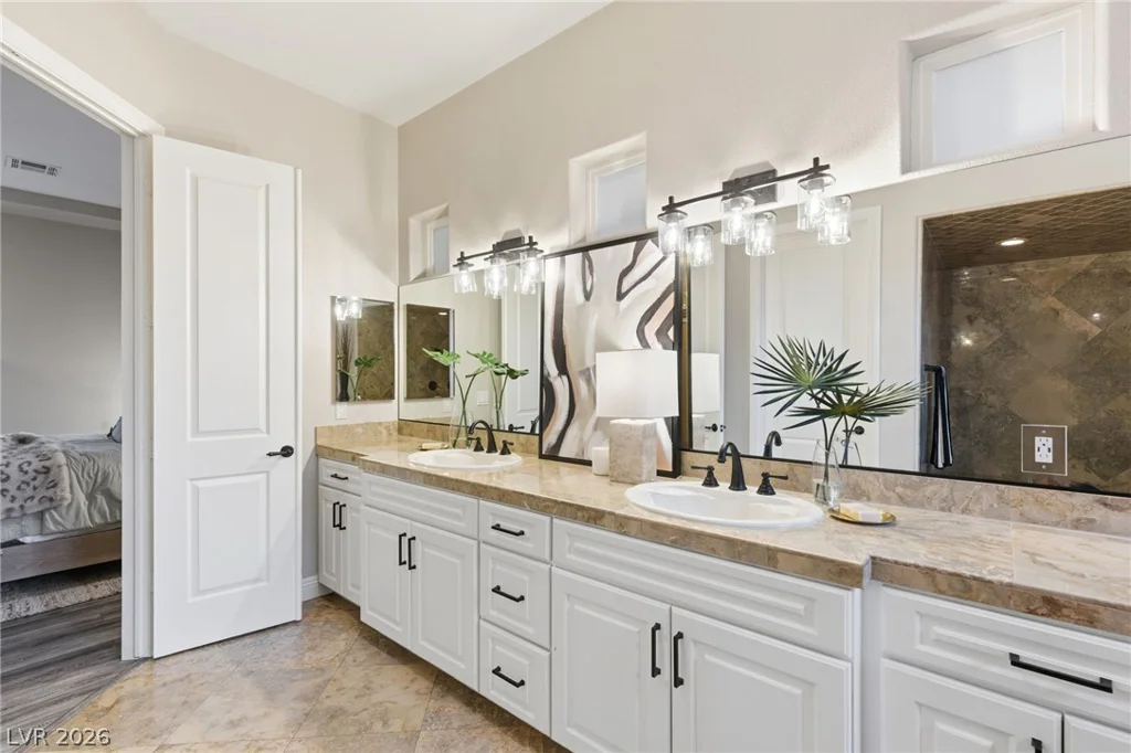 2960 American River, Las Vegas, NV 89135