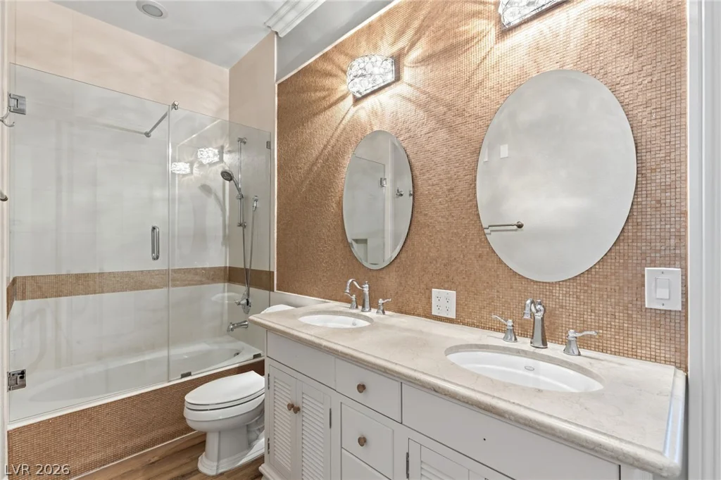 2960 American River, Las Vegas, NV 89135