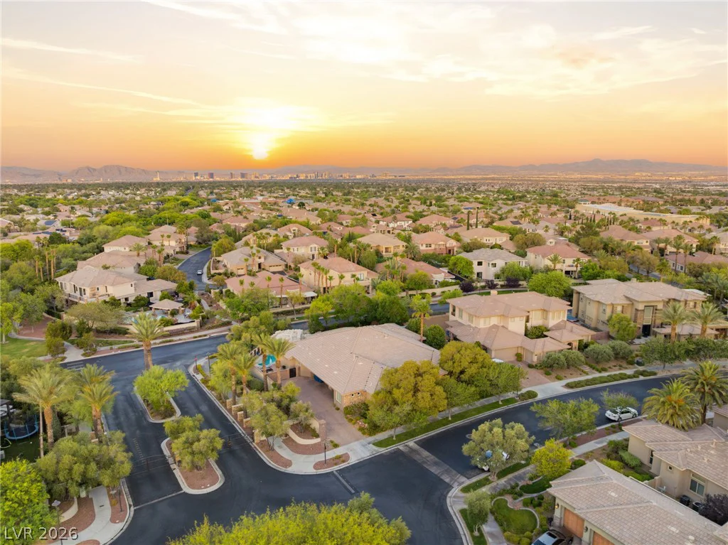 2960 American River, Las Vegas, NV 89135