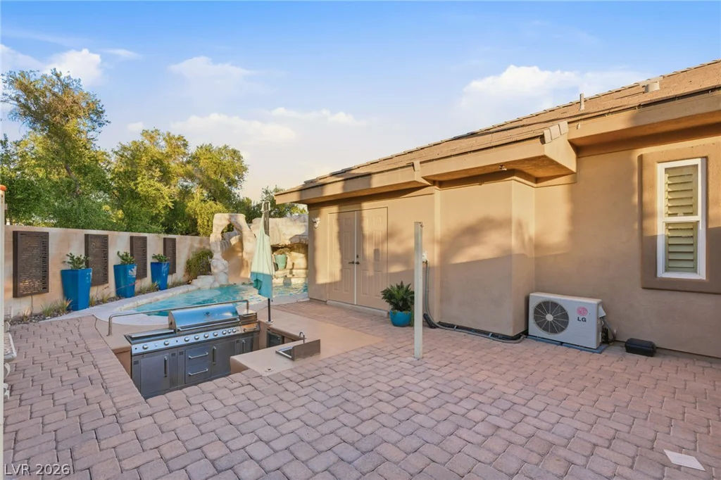 2960 American River, Las Vegas, NV 89135