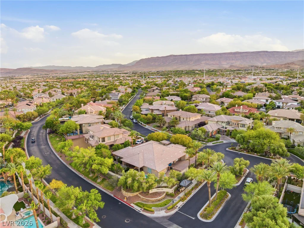2960 American River, Las Vegas, NV 89135