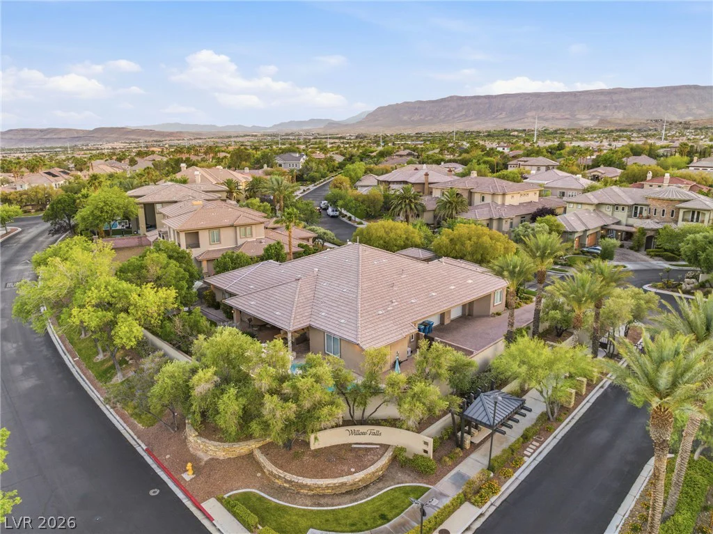 2960 American River, Las Vegas, NV 89135