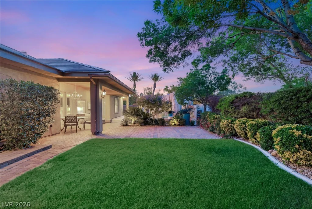 2960 American River, Las Vegas, NV 89135