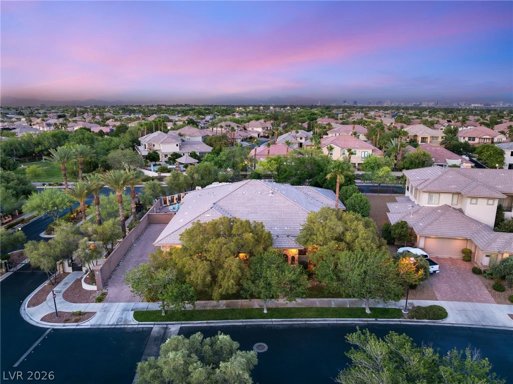 2960 American River, Las Vegas, NV 89135