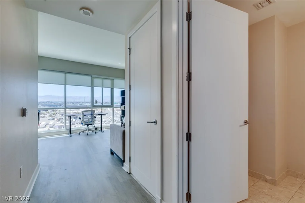 4525 Dean Martin, Las Vegas, NV 89103