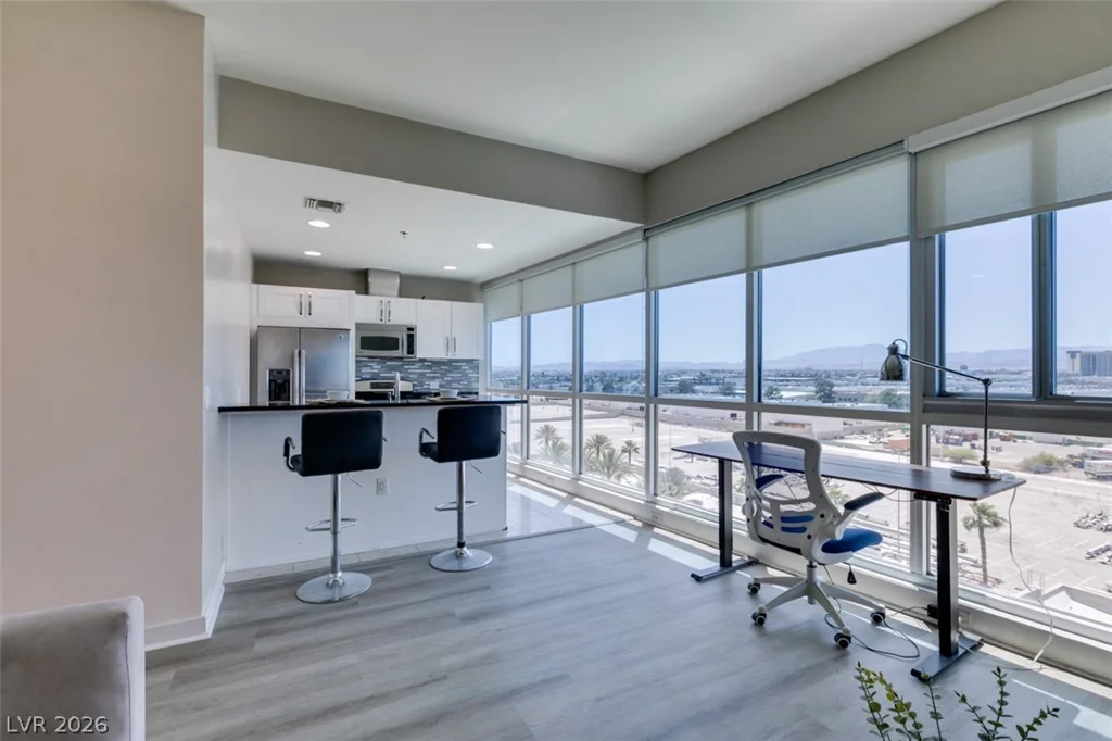 4525 Dean Martin, Las Vegas, NV 89103