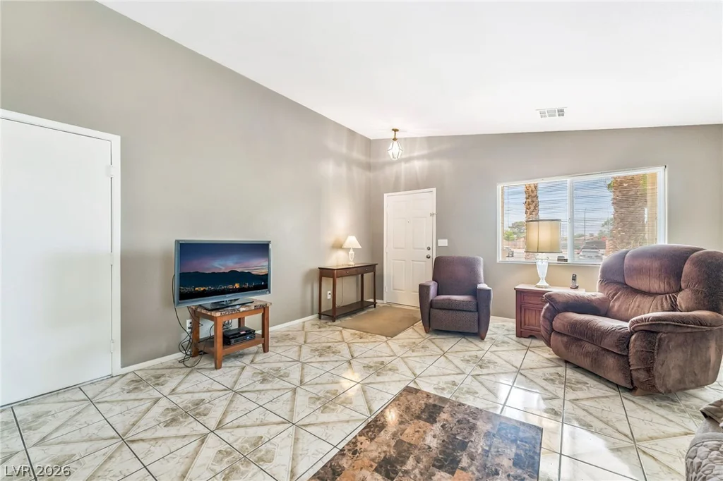 3846 Down Quilt, Las Vegas, NV 89115