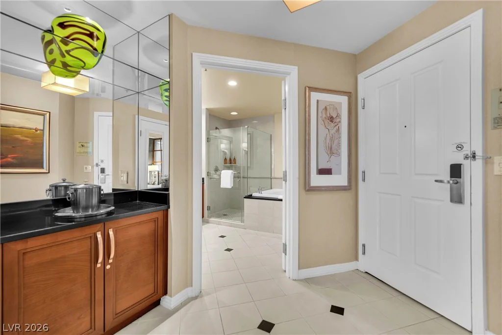 125 Harmon, Las Vegas, NV 89109