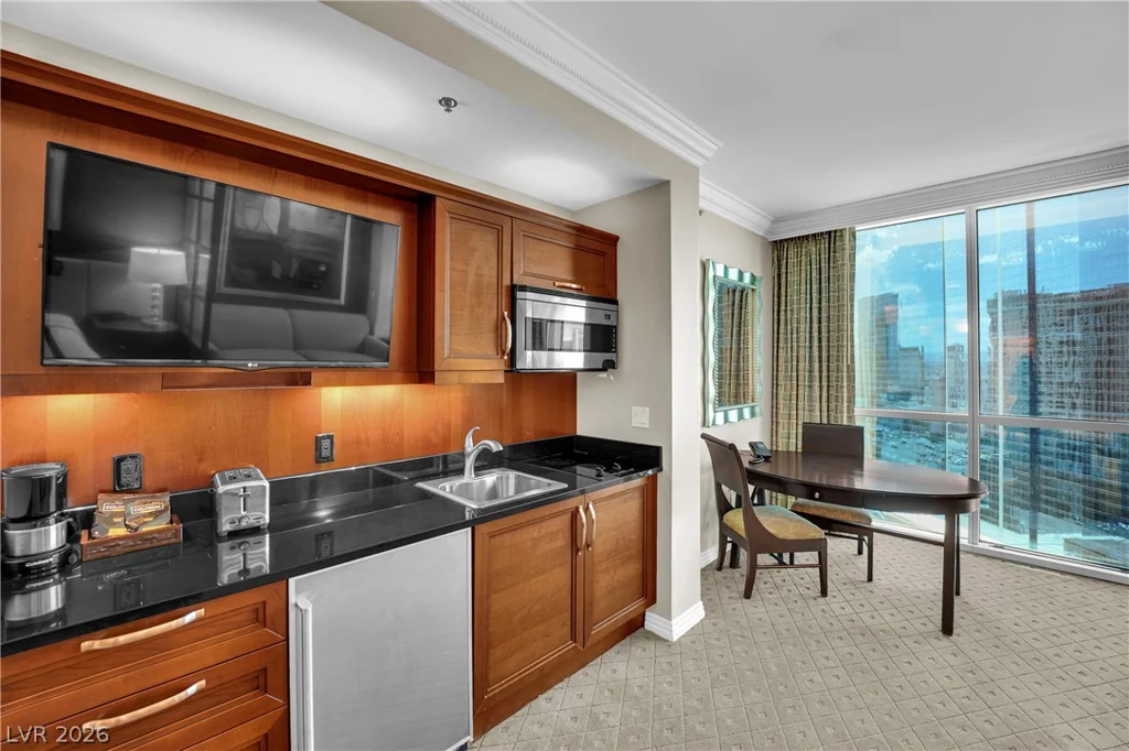 125 Harmon, Las Vegas, NV 89109