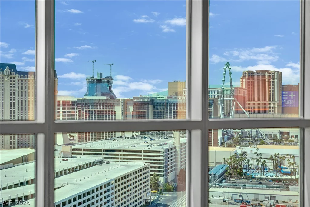 125 Harmon, Las Vegas, NV 89109