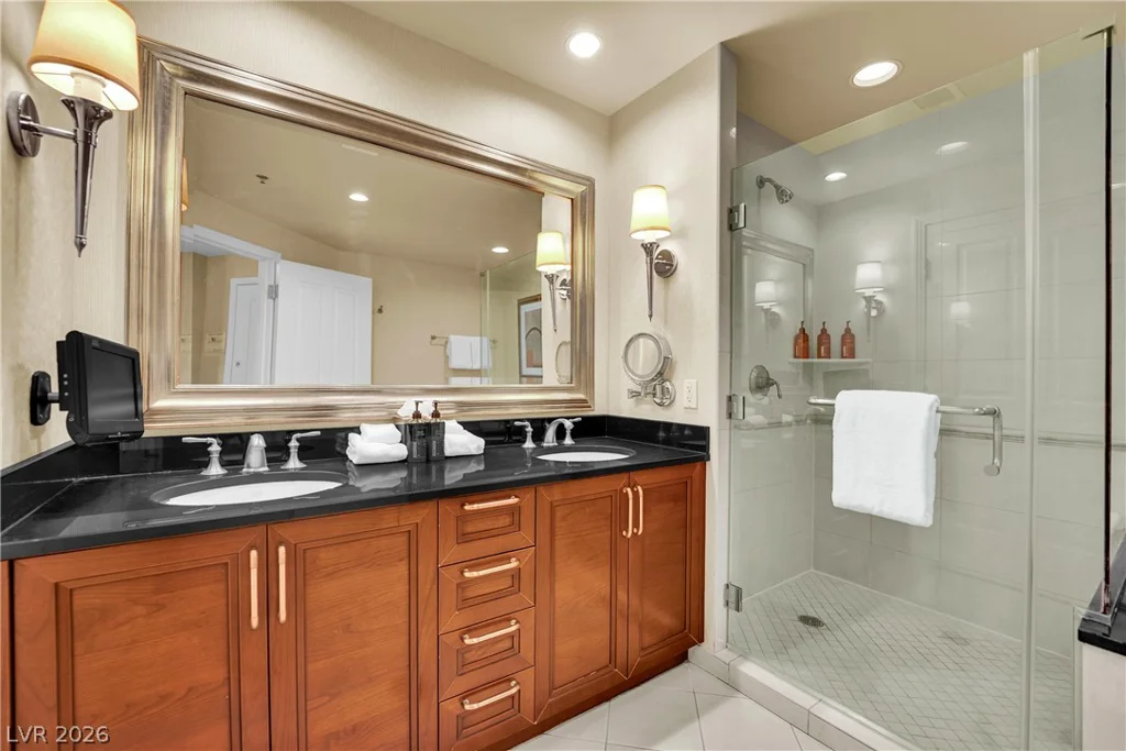 125 Harmon, Las Vegas, NV 89109
