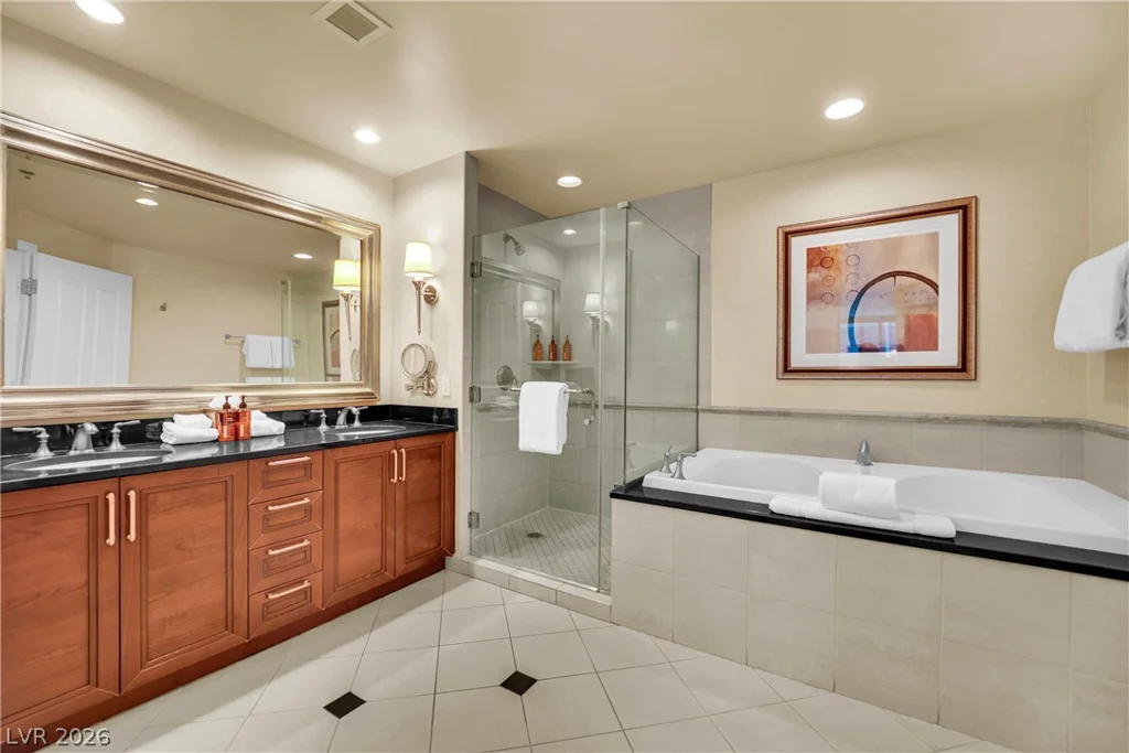 125 Harmon, Las Vegas, NV 89109