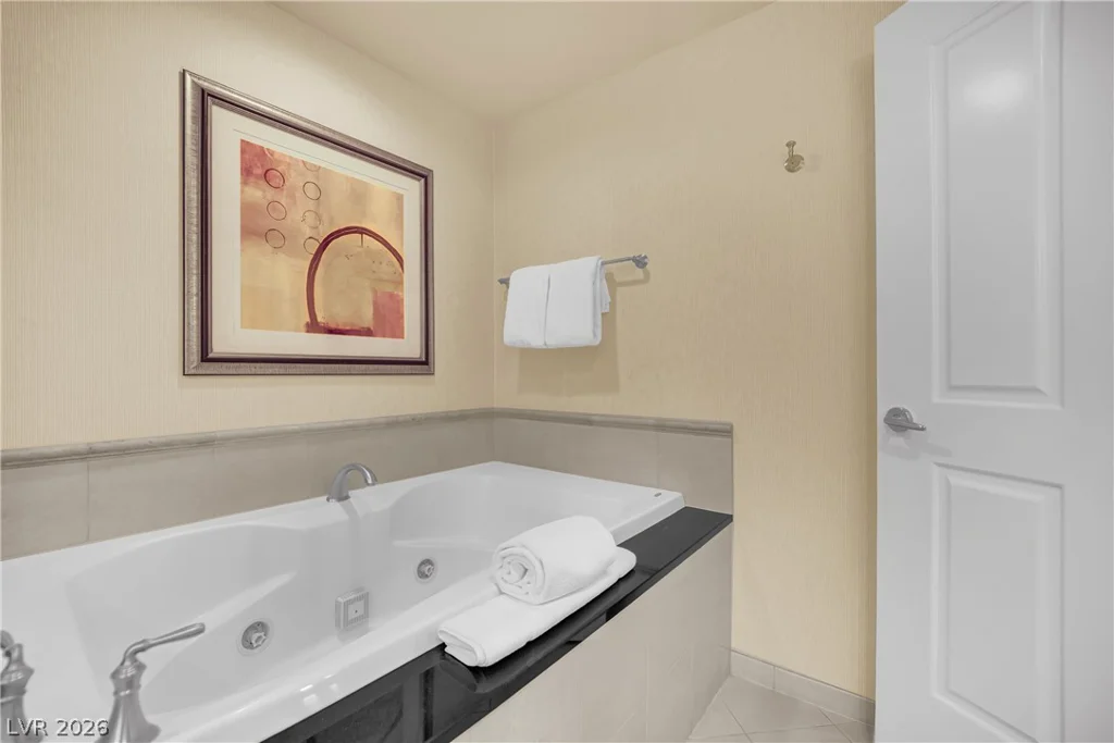 125 Harmon, Las Vegas, NV 89109