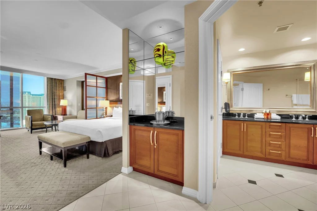 125 Harmon, Las Vegas, NV 89109