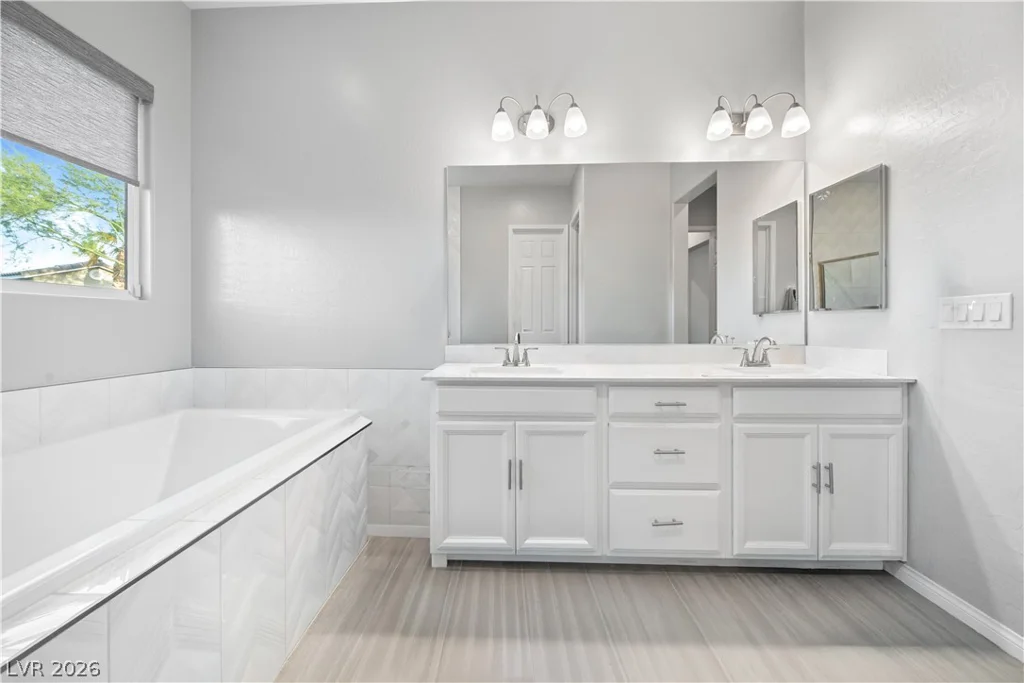 903 Jason Alexander, North Las Vegas, NV 89031