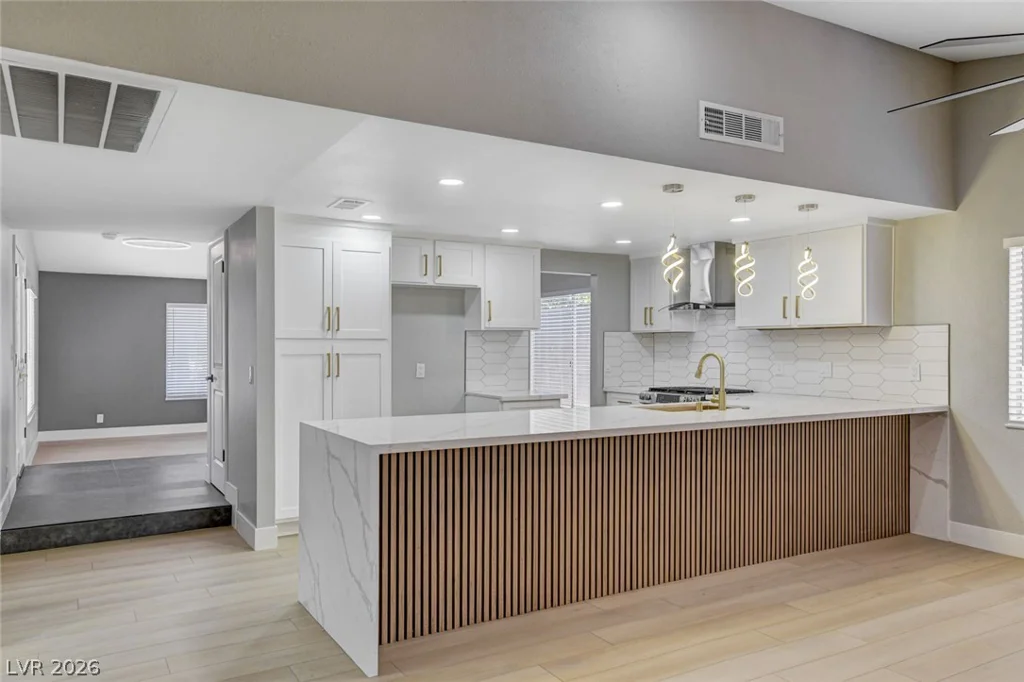 5134 Desert Inn, Las Vegas, NV 89146