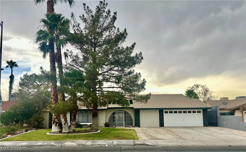 5134 Desert Inn, Las Vegas, NV 89146