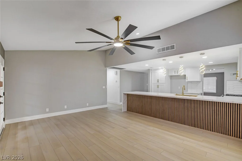 5134 Desert Inn, Las Vegas, NV 89146