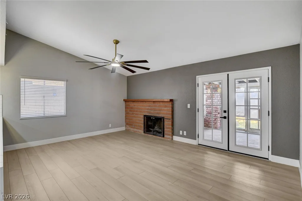 5134 Desert Inn, Las Vegas, NV 89146