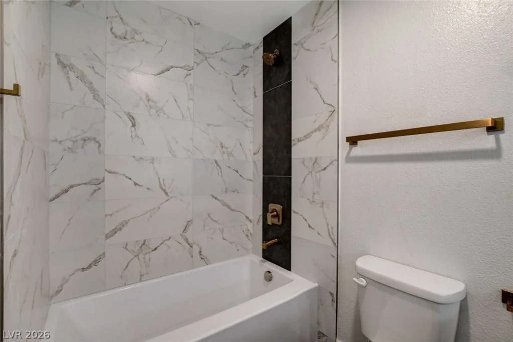 5134 Desert Inn, Las Vegas, NV 89146