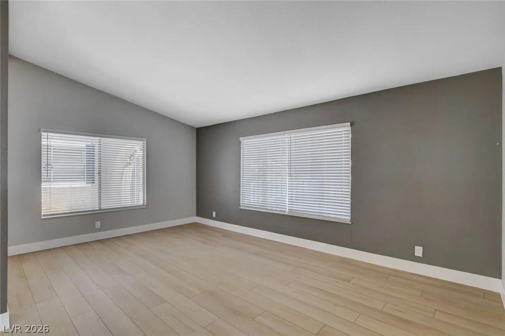 5134 Desert Inn, Las Vegas, NV 89146
