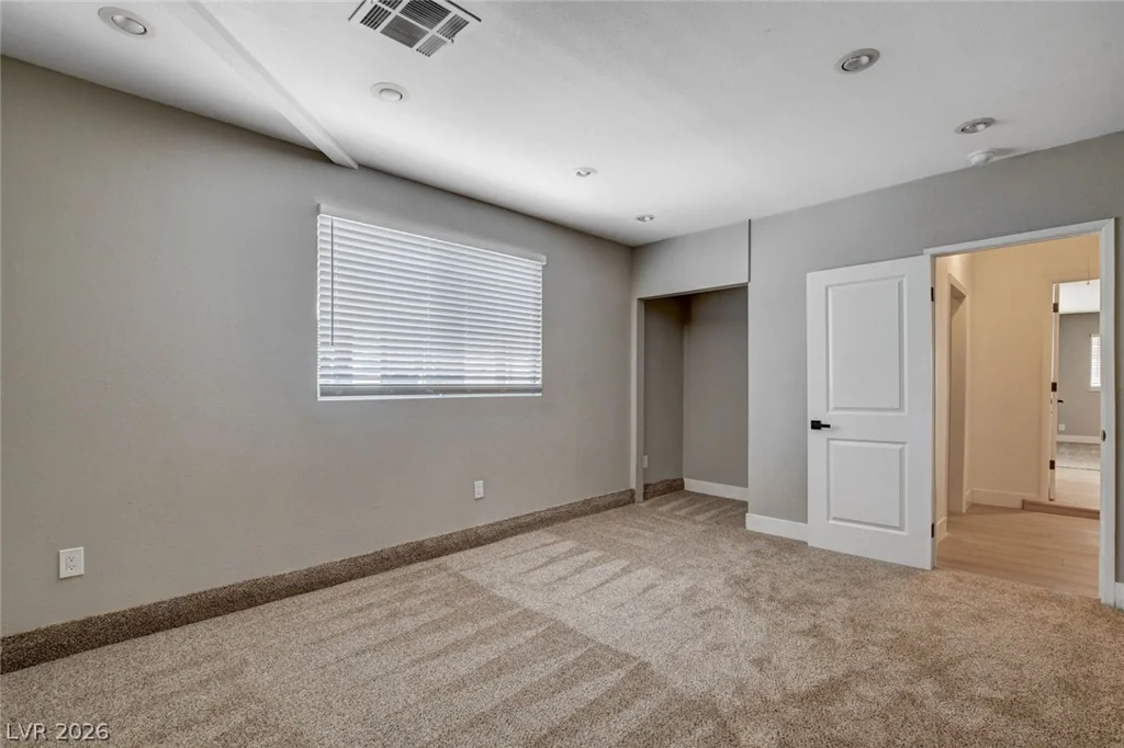 5134 Desert Inn, Las Vegas, NV 89146