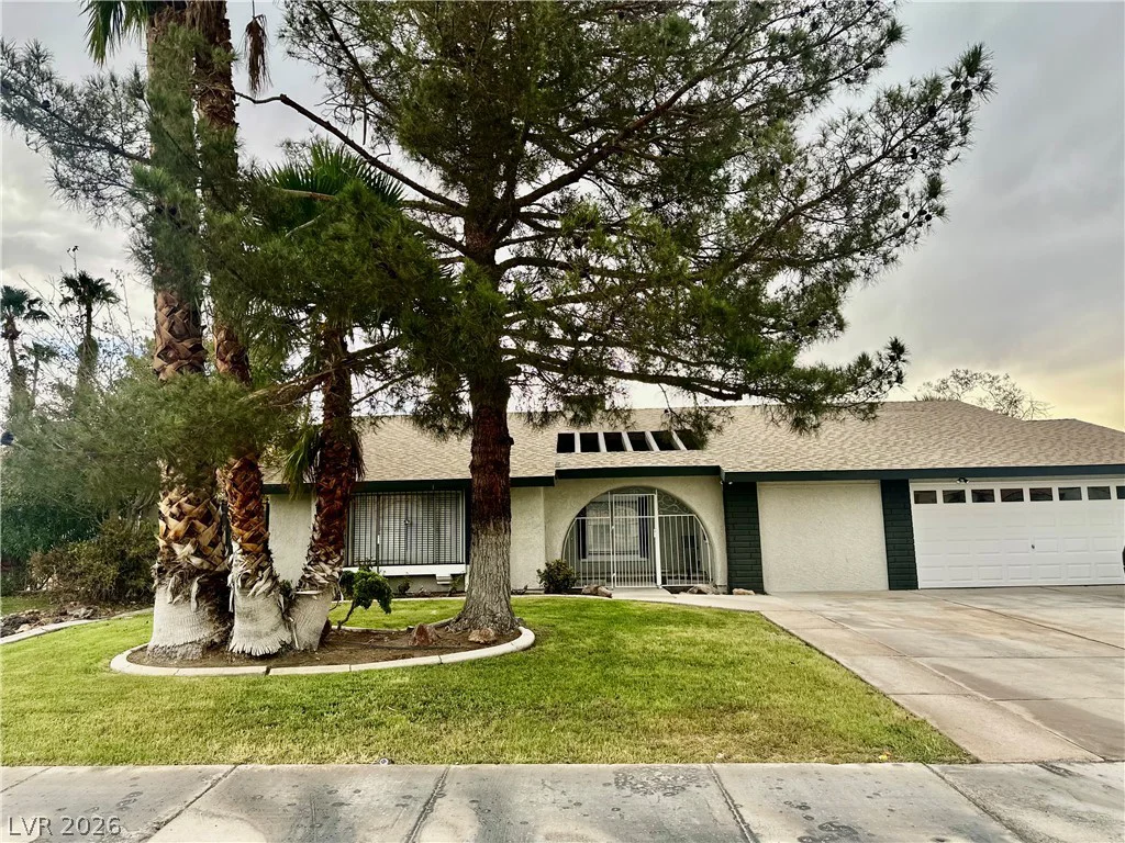 5134 Desert Inn, Las Vegas, NV 89146