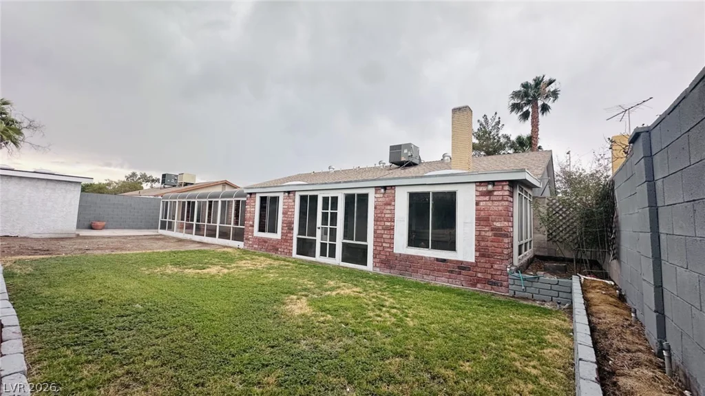 5134 Desert Inn, Las Vegas, NV 89146