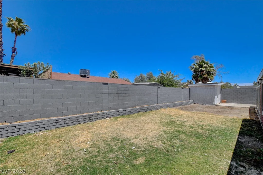 5134 Desert Inn, Las Vegas, NV 89146