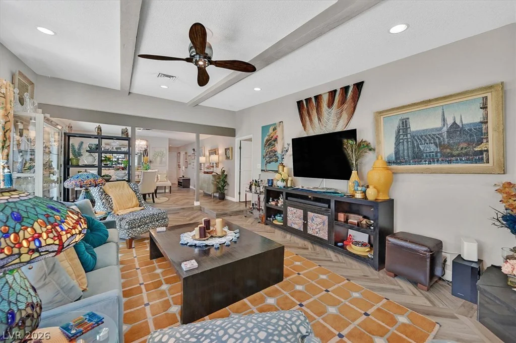 3305 Plaza Del Paz, Las Vegas, NV 89102