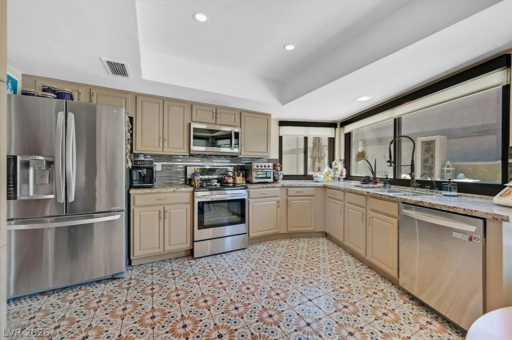 3305 Plaza Del Paz, Las Vegas, NV 89102